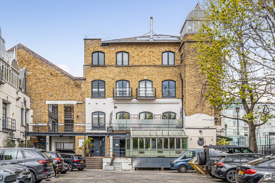 35-37 Parkgate Rd, Londres à louer - Photo du bâtiment - Image 3 de 4