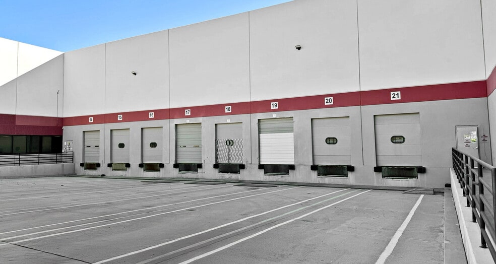2021 E Jones Ave, Phoenix, AZ for lease - Building Photo - Image 3 of 12