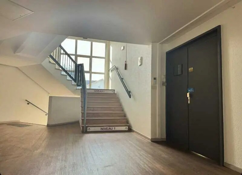 Bureau dans Villeurbanne à louer - Photo intérieure - Image 3 de 3