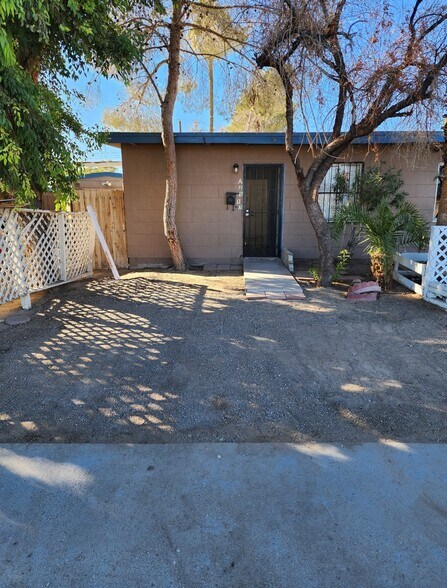 2117 Donna St, North Las Vegas, NV à vendre - Photo du bâtiment - Image 2 de 39