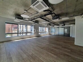 Bureau dans Saint-Ouen à louer Photo intérieure- Image 1 de 2