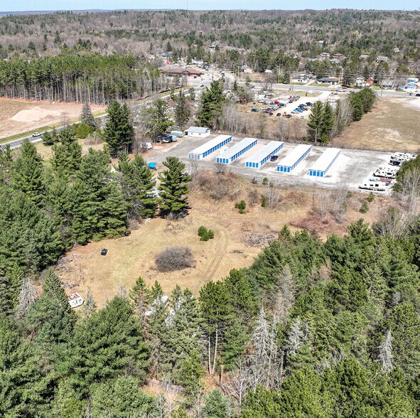 1063 Snow Valley Rd, Springwater, ON à vendre - Photo du bâtiment - Image 2 de 7