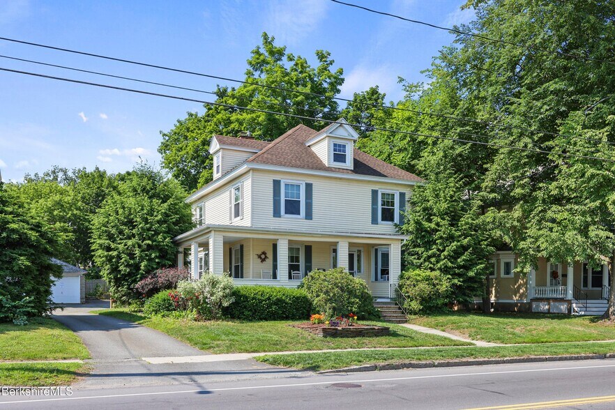 92 Elm St, Pittsfield, MA à vendre - Photo du bâtiment - Image 1 de 27