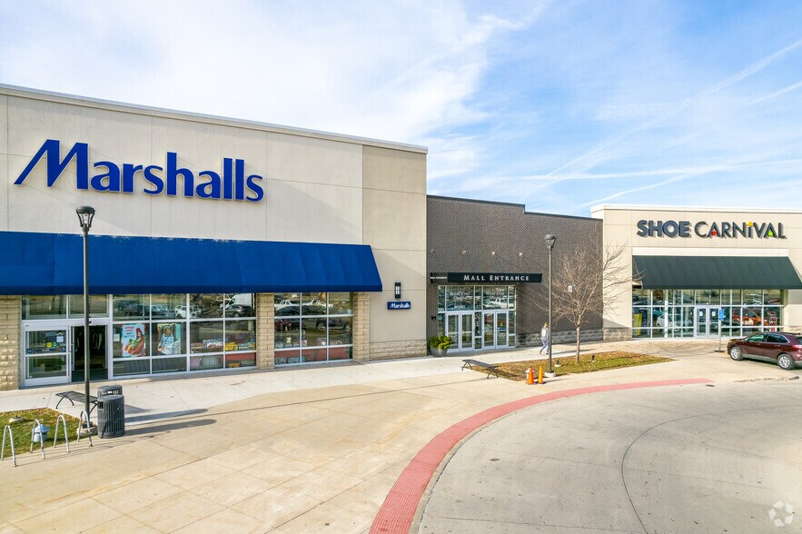 1111 E Army Post Rd, Des Moines, IA à louer - Photo principale - Image 2 de 7