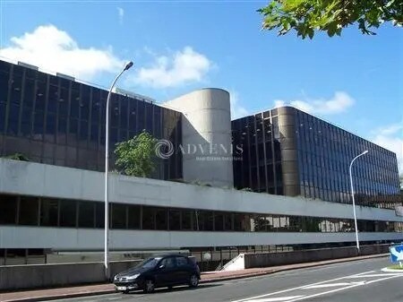 Office in Louveciennes for lease - Building Photo - Image 1 of 4