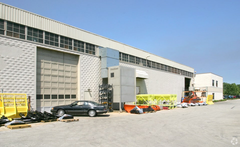 1905 S Moorland Rd, New Berlin, WI for sale - Building Photo - Image 2 of 2