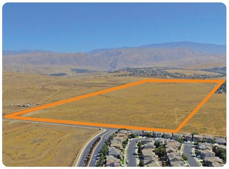 11303 Paladino Drive, Bakersfield, CA à vendre - Aérien - Image 2 de 3