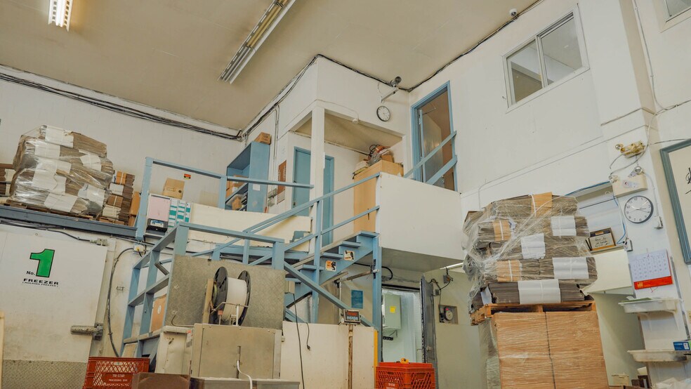 11751 Voyageur Way, Richmond, BC à vendre - Photo du bâtiment - Image 3 de 14