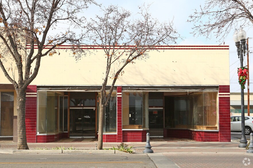 41-43 N Main St, Porterville, CA for lease - Building Photo - Image 3 of 3
