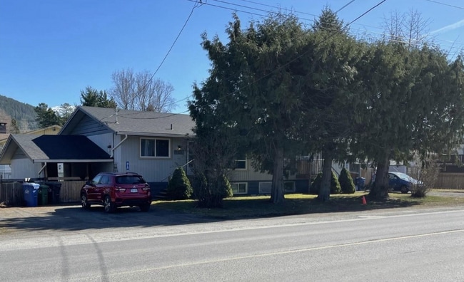 Plus de détails pour 3710 Eby St, Terrace, BC - Multi-résidentiel à vendre