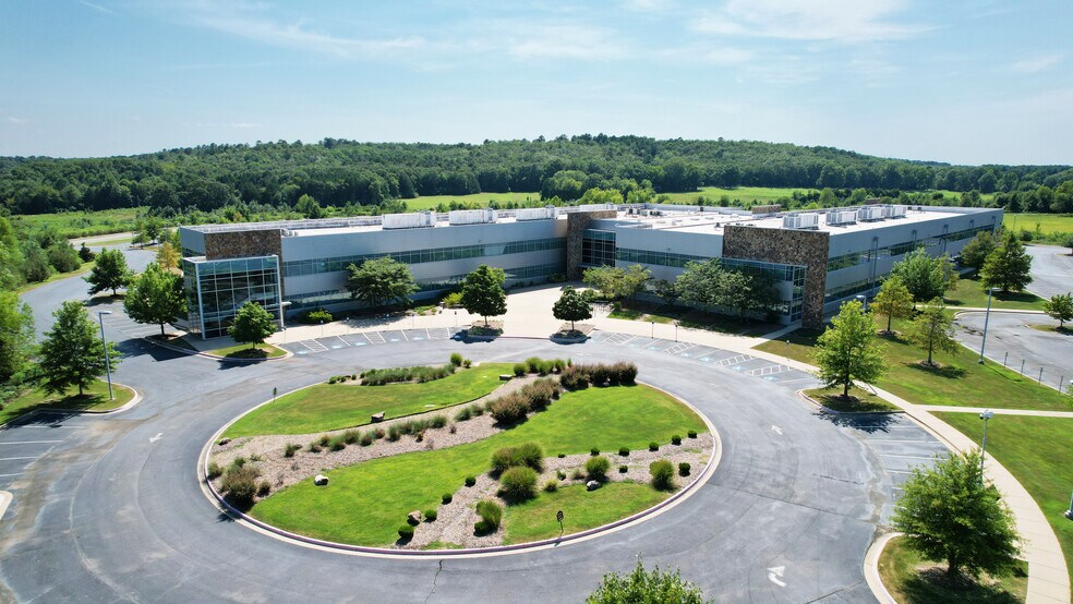 355 Ledgelawn Dr, Conway, AR à vendre - Photo du bâtiment - Image 2 de 16