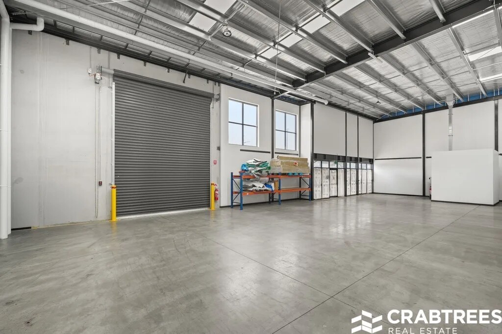 12 Natalia Ave, Oakleigh South, VIC 3167 - Unit 2 - - Interior Photo - Image 2 of 6