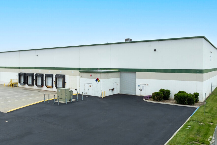 3311-3443 E Central Ave, Fresno, CA for lease - Building Photo - Image 3 of 6