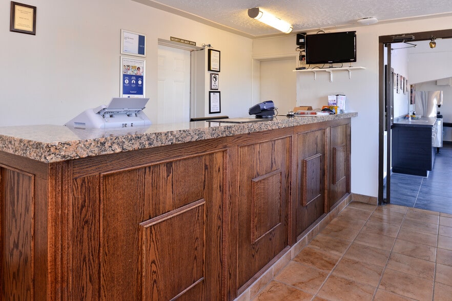 4009 Gateway Blvd NW, Edmonton, AB for sale - Lobby - Image 2 of 8