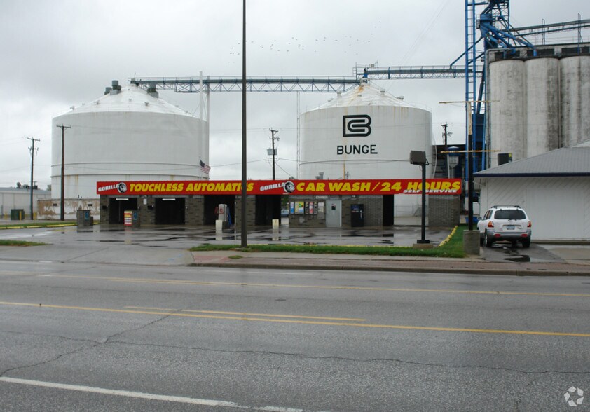 3003 W Broadway St, Council Bluffs, IA à vendre - Photo du bâtiment - Image 2 de 6
