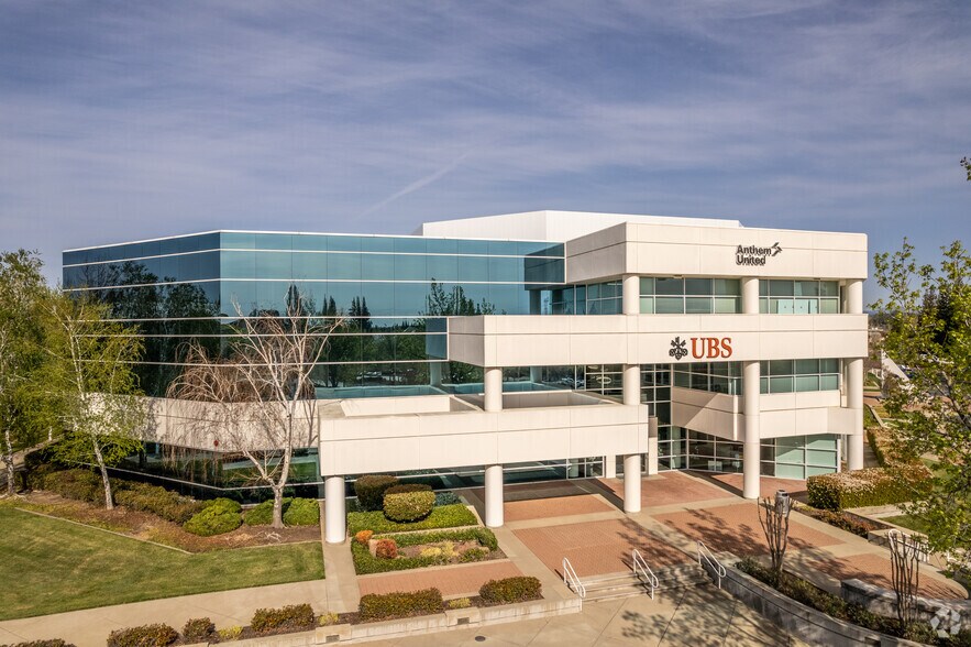 3001 Douglas Blvd, Roseville, CA à louer - Photo du bâtiment - Image 2 de 11