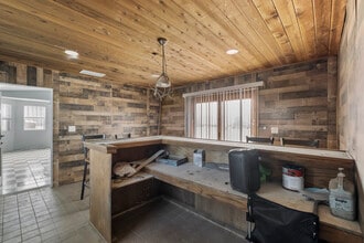 18142 Navajo Rd, Apple Valley, CA à louer Photo intérieure- Image 2 de 11