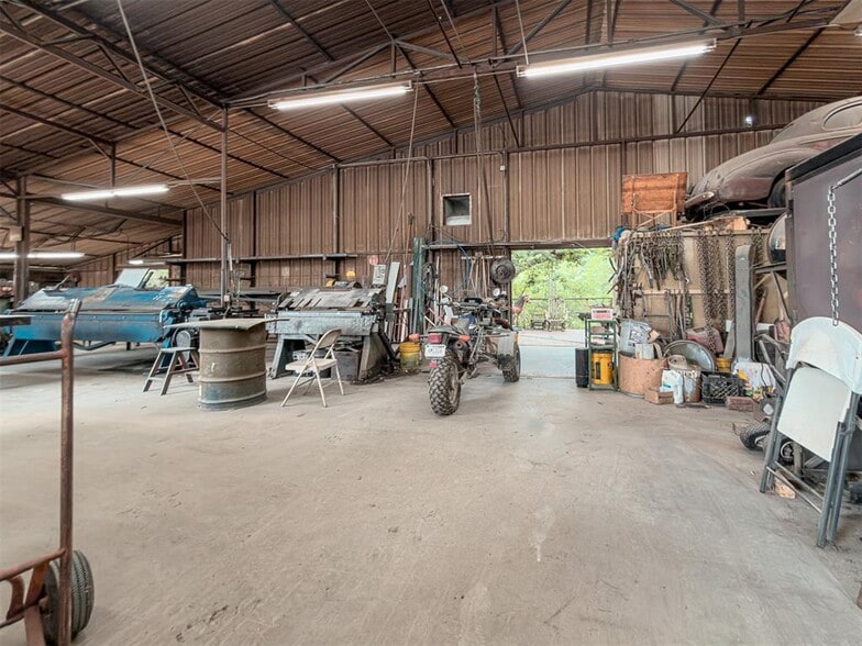 27113 County Road 1442, Cement, OK à vendre - Photo intérieure - Image 3 de 3