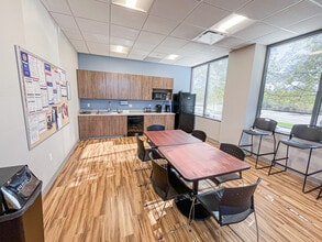 1000 GSK Dr, Coraopolis, PA for lease Interior Photo- Image 1 of 11