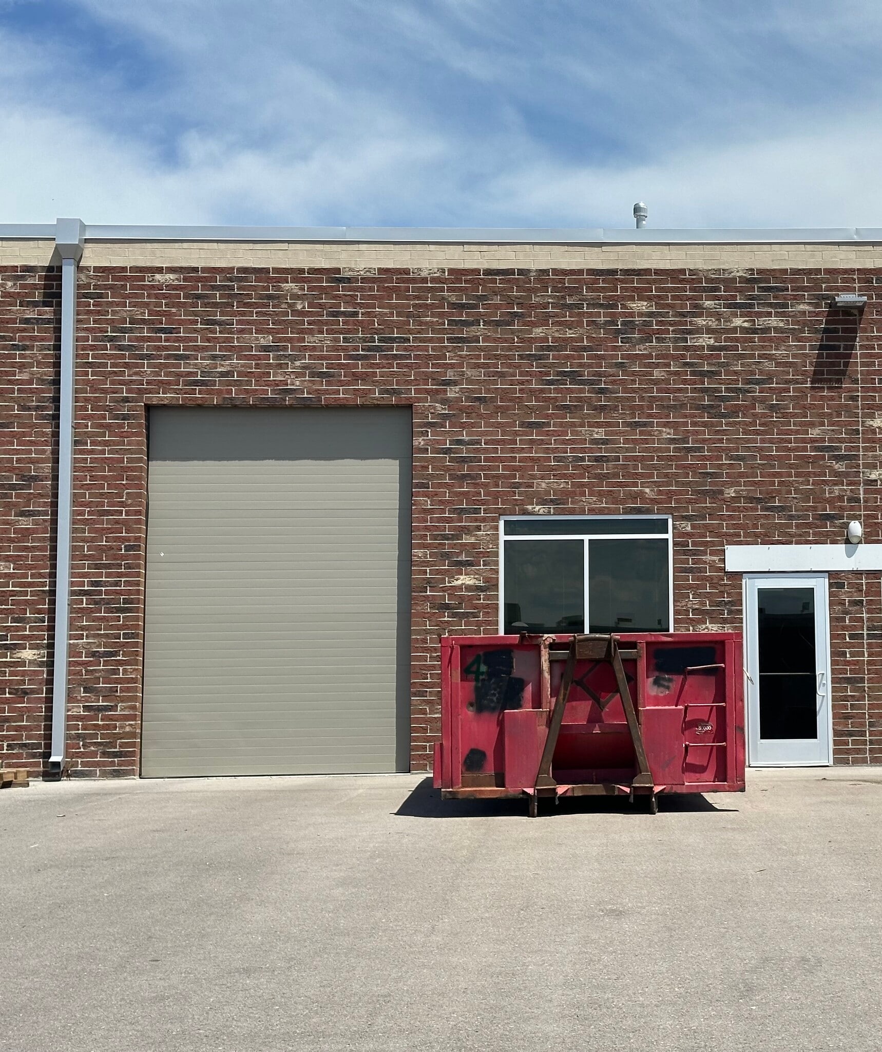 2322 W 500 N, Springville, UT for lease Interior Photo- Image 1 of 9