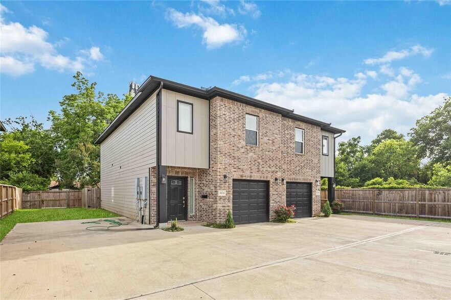 5023 Mallow Street #A/B, Houston, TX à vendre - Photo du bâtiment - Image 2 de 28