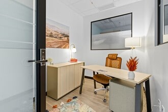 136 4th St N, Saint Petersburg, FL for lease Interior Photo- Image 1 of 1