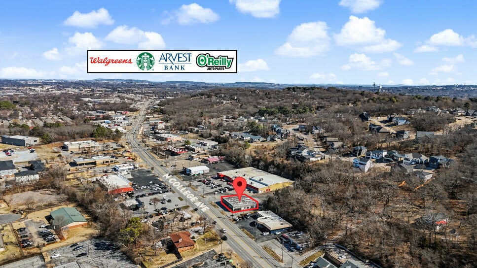 2242 N College Ave, Fayetteville, AR for lease - Building Photo - Image 2 of 9