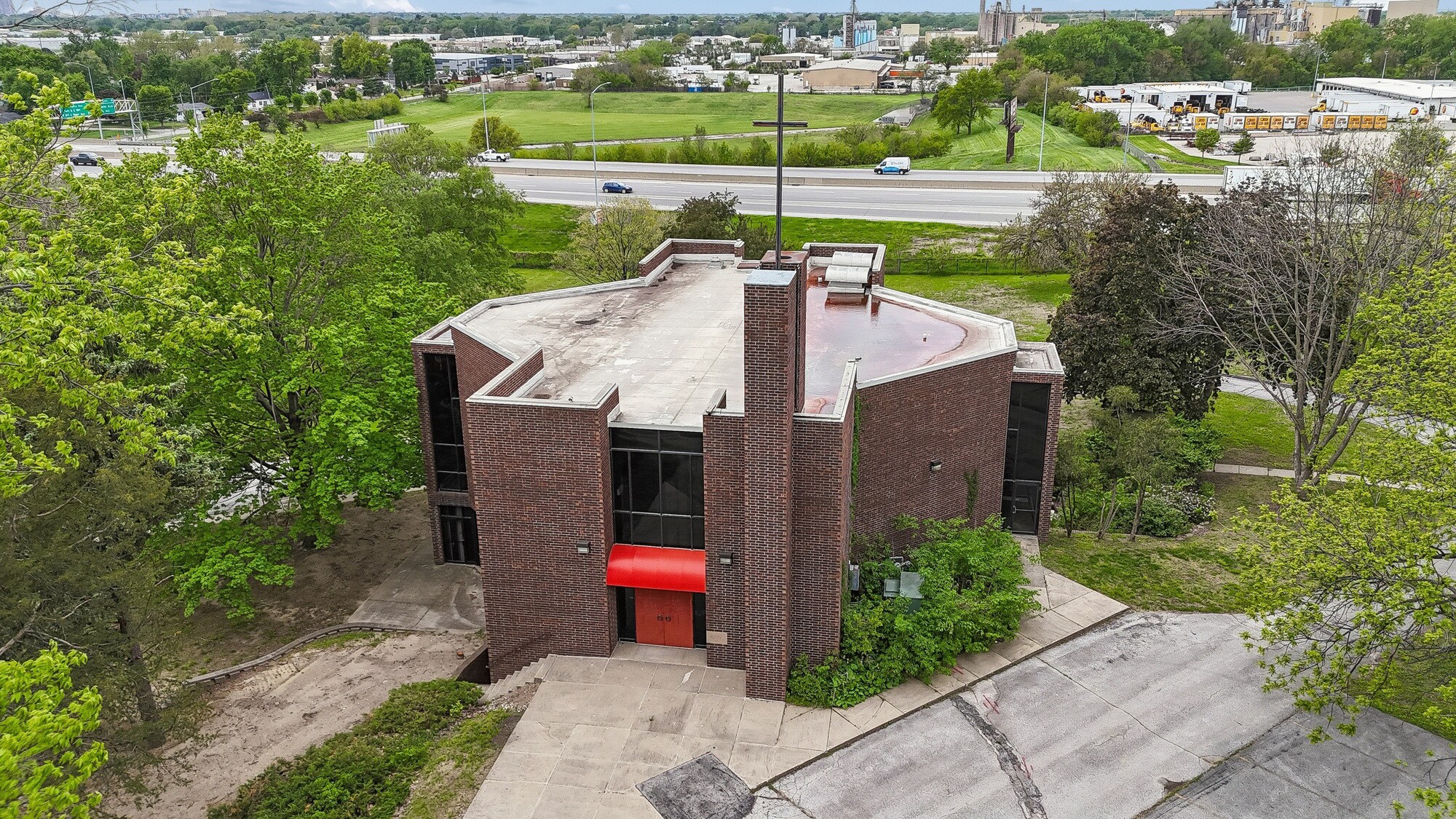 3120 E 24th St, Des Moines, IA for sale Primary Photo- Image 1 of 11