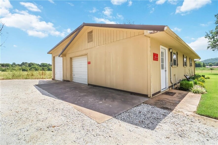 5039 Primrose Rd, Springdale, AR for sale - Building Photo - Image 3 of 58