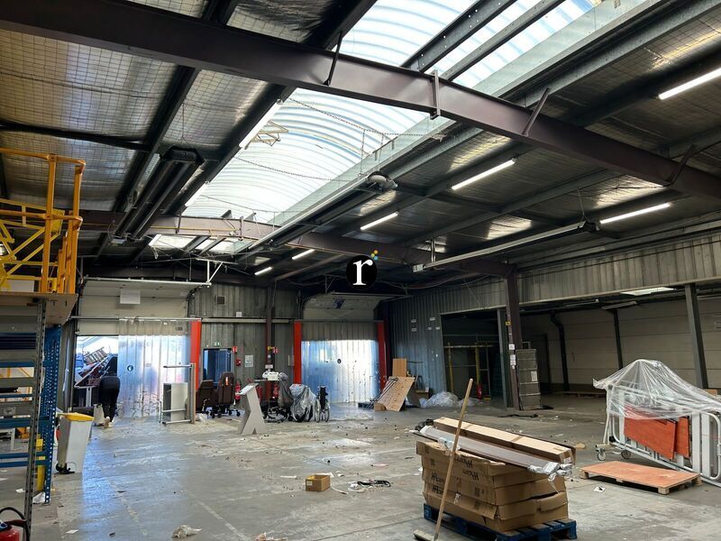 Flex in Lezennes for lease Interior Photo- Image 1 of 5
