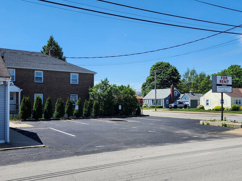 145 Newport Ave, Pawtucket, RI for lease - Building Photo - Image 3 of 20