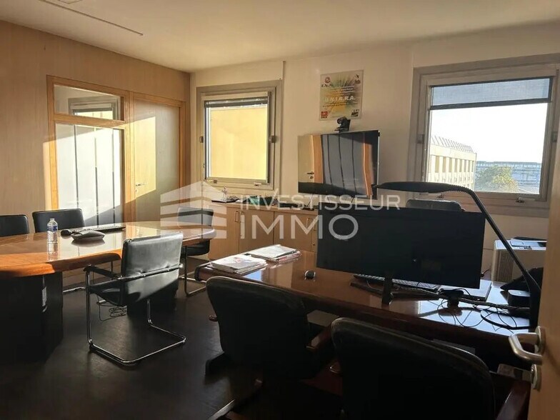 Bureau dans Saint-Ouen-sur-Seine à vendre - Photo intérieure - Image 2 de 7