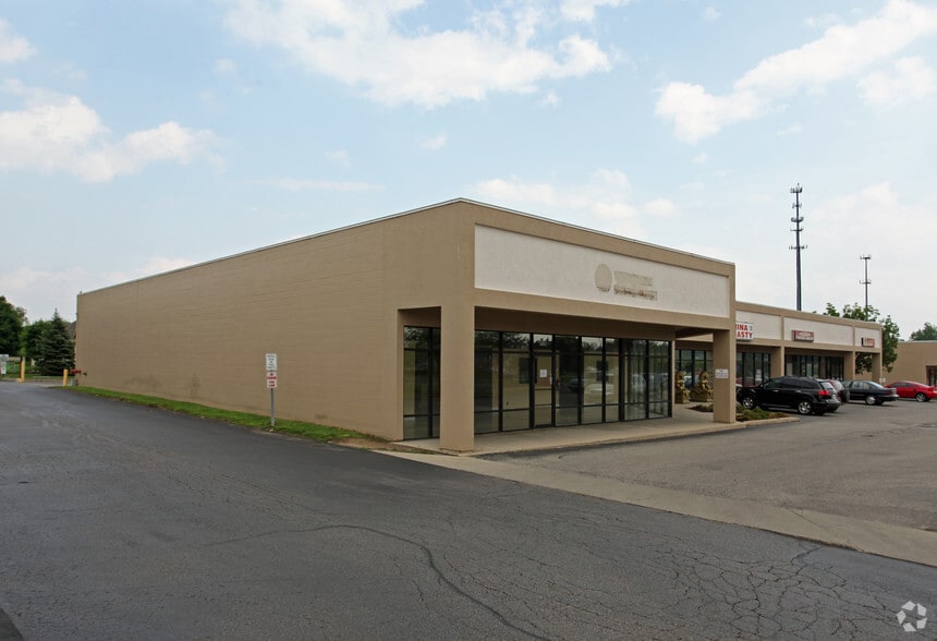 9130-9152 Dayton Lebanon Pike, Dayton, OH for lease - Building Photo - Image 3 of 11