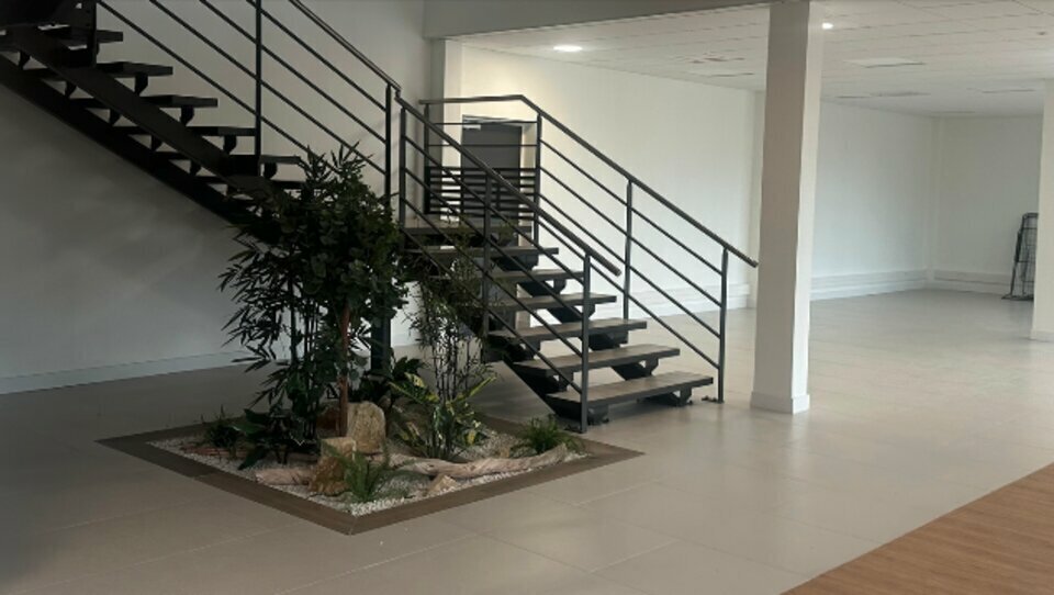 Flex dans Saint-Laurent-de-Mure à louer - Photo du bâtiment - Image 3 de 16