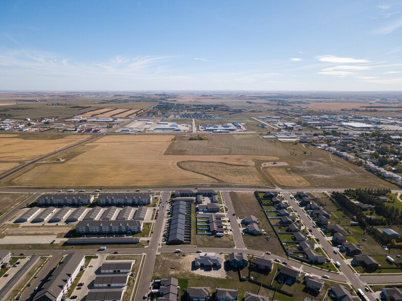 Highway 22, Dickinson, ND à vendre - Aérien - Image 3 de 8