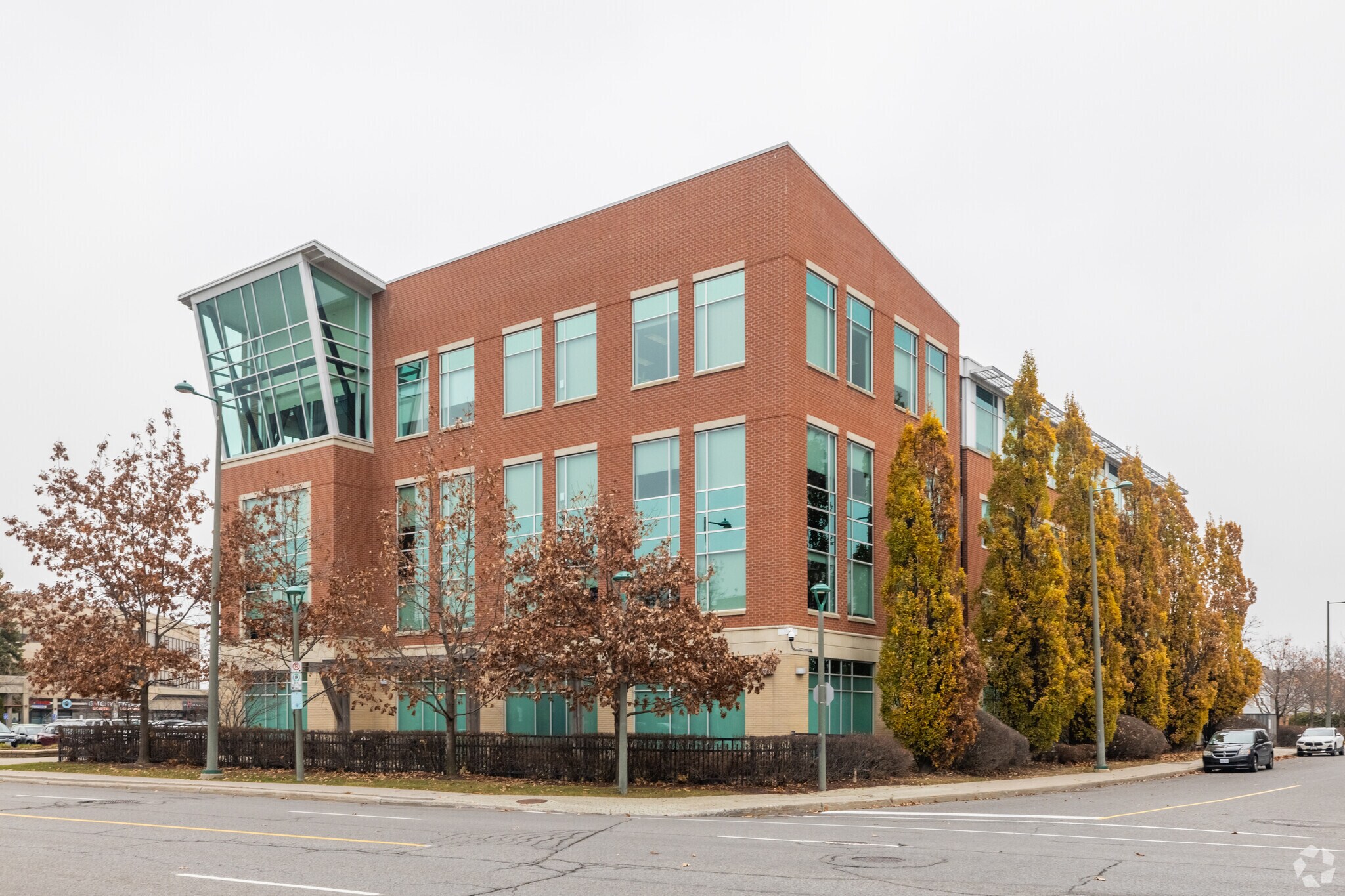 1 Chrysalis Way, Ottawa, ON à louer Photo du bâtiment- Image 1 de 11