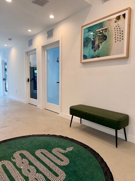 1 NW 62nd St, Miami, FL à louer - Photo du bâtiment - Image 3 de 8