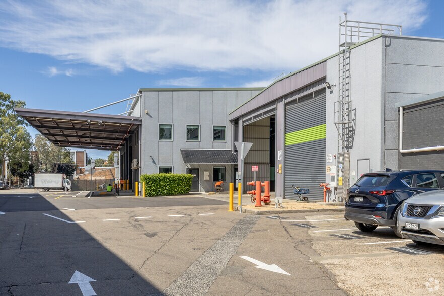 30 Sir Joseph Banks St, Botany à louer - Photo du bâtiment - Image 3 de 3