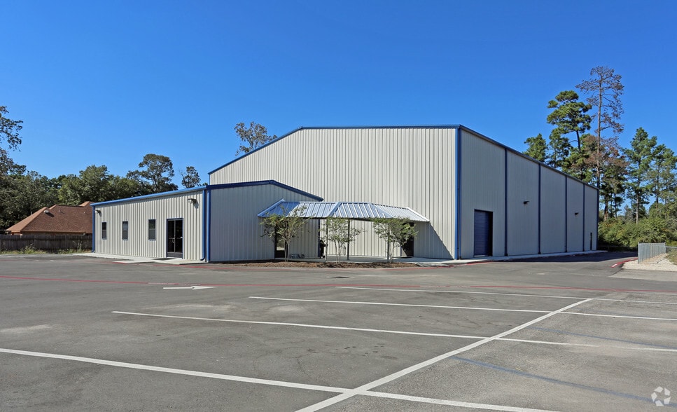 33204 Magnolia Cir, Magnolia, TX for sale - Building Photo - Image 1 of 7