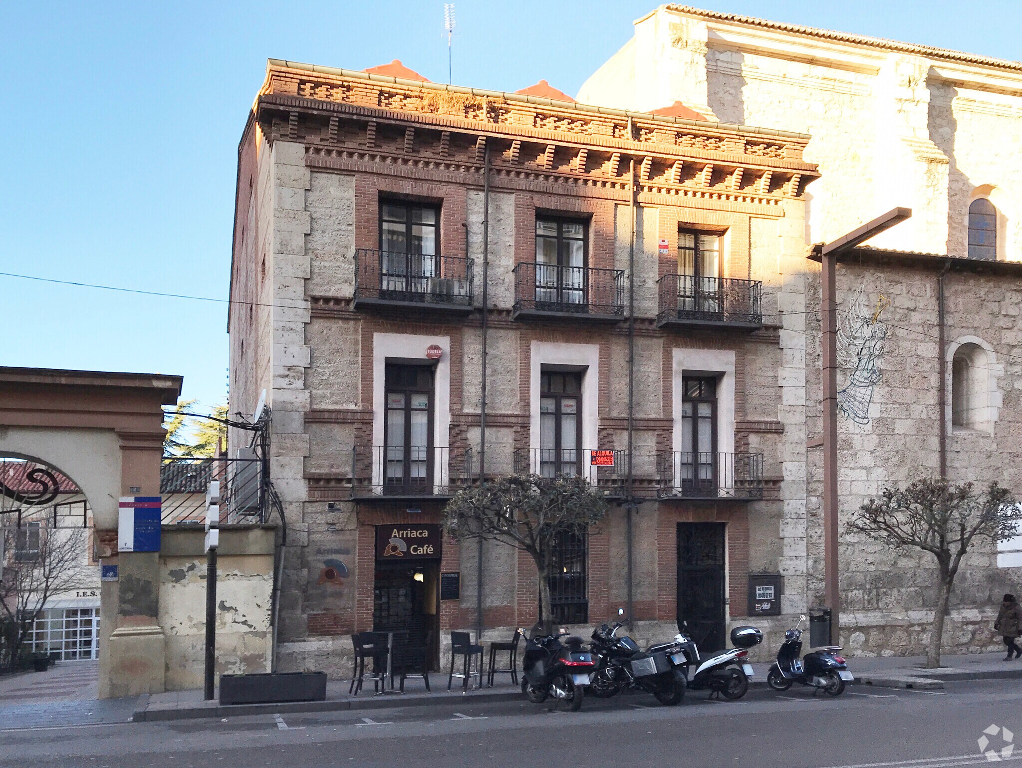 Office in Guadalajara, Guadalajara for lease Primary Photo- Image 1 of 3