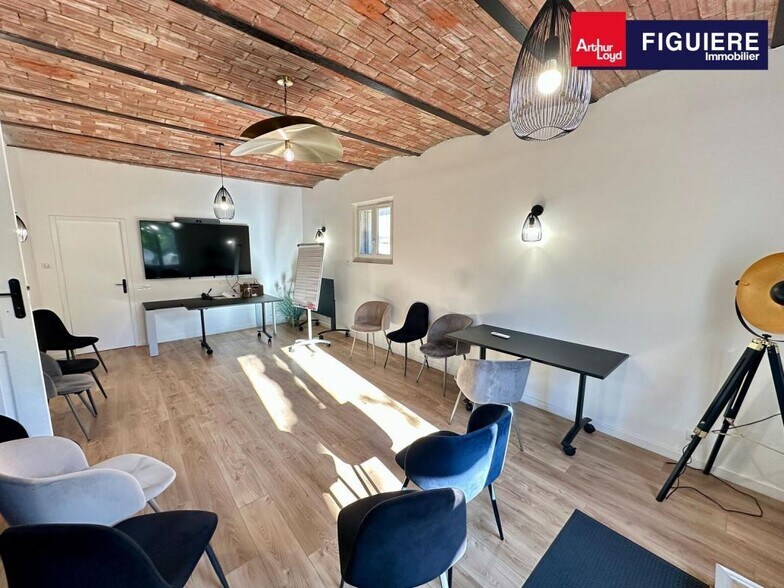 11 Avenue Adrien Durbec, Aix-en-Provence for lease - Interior Photo - Image 3 of 9
