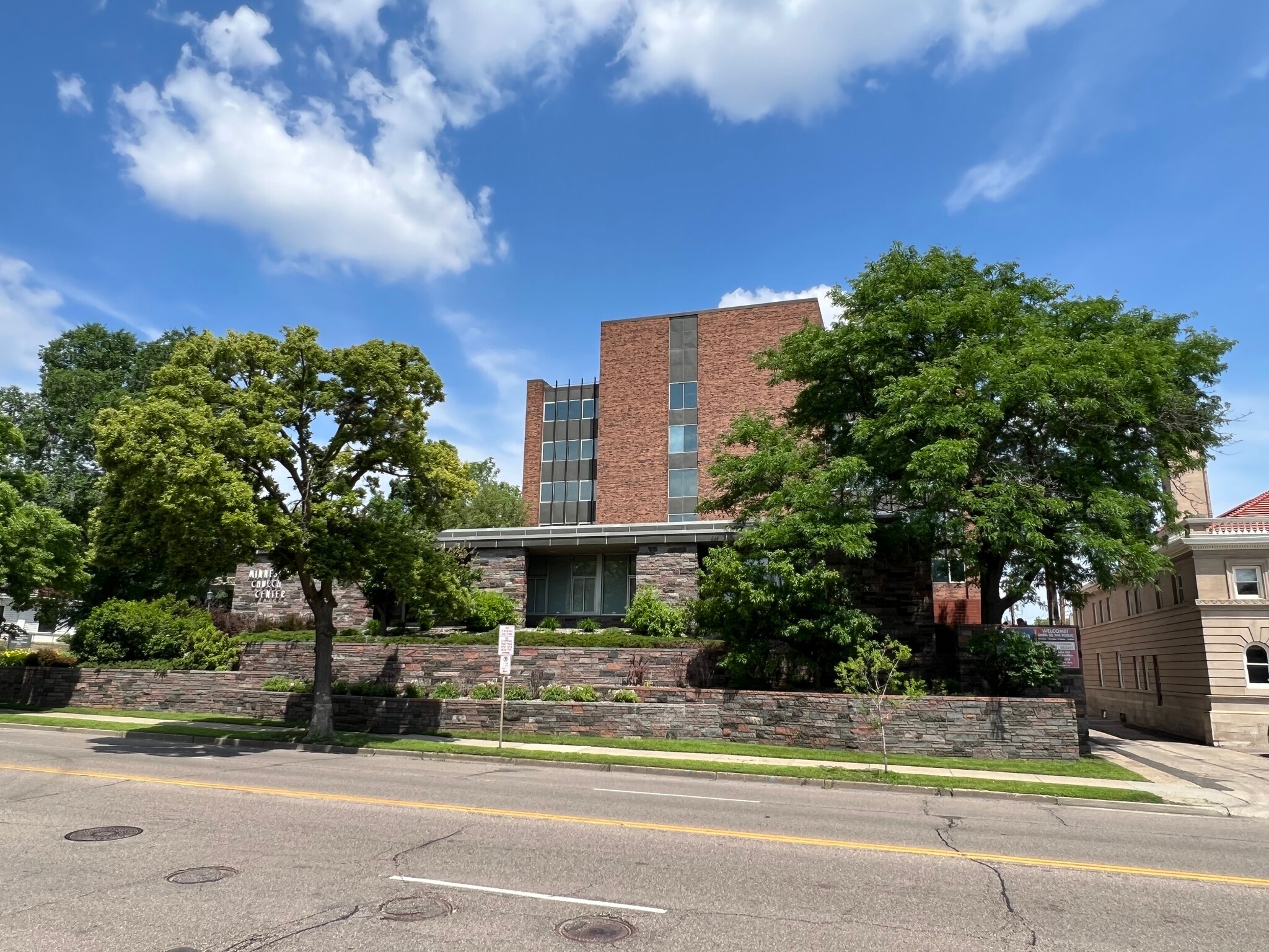 122 W Franklin Ave, Minneapolis, MN for lease Building Photo- Image 1 of 2