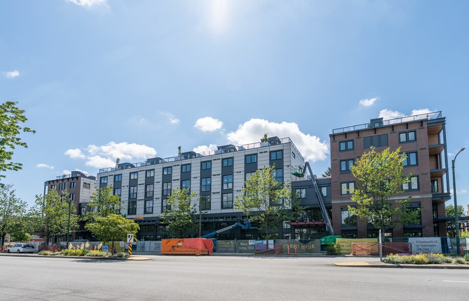 2375 11th Av E, Vancouver, BC à vendre - Photo du bâtiment - Image 2 de 3