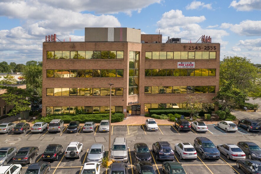2545-2555 Hempstead Tpke, East Meadow, NY à louer - Photo du bâtiment - Image 3 de 11