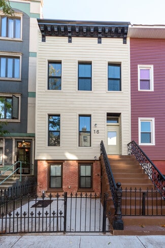 More details for 16 Goodwin Pl, Brooklyn, NY - Multifamily for Sale