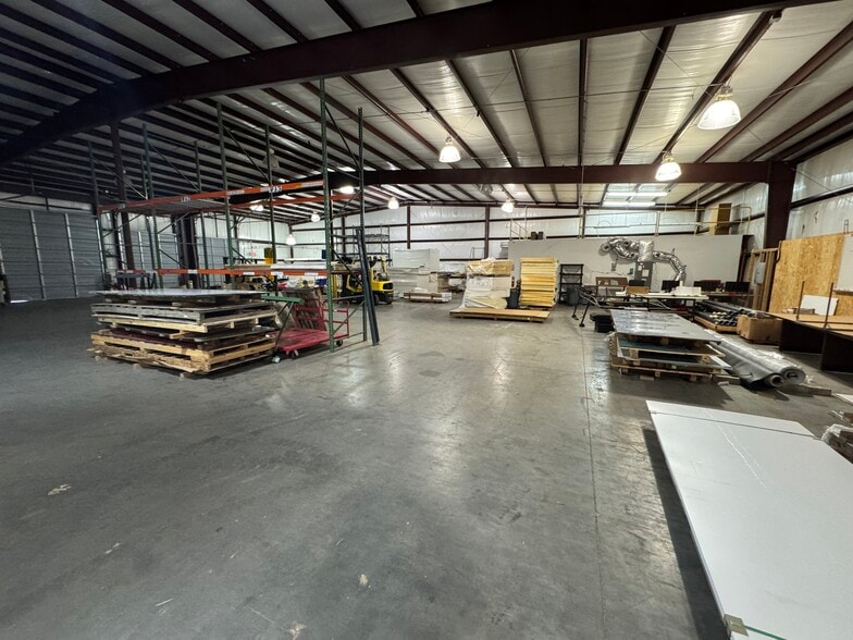1400 Nowell Rd, Raleigh, NC for lease - Building Photo - Image 3 of 6