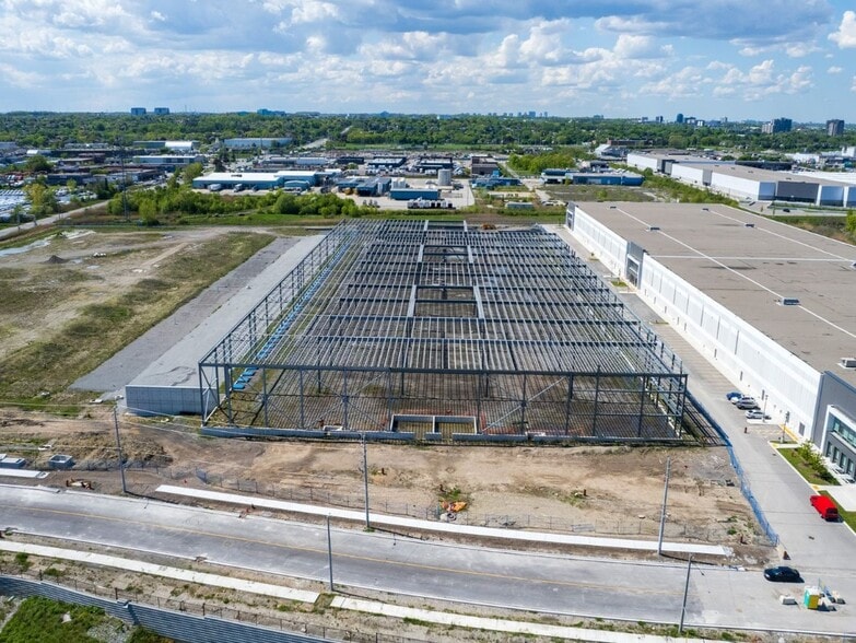 795 Hazelhurst Rd, Mississauga, ON for lease - Building Photo - Image 3 of 8