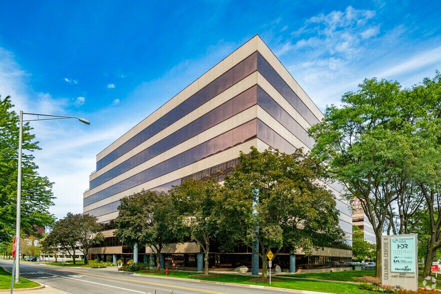 9450 W Bryn Mawr Ave, Rosemont, IL à louer - Photo du bâtiment - Image 2 de 7