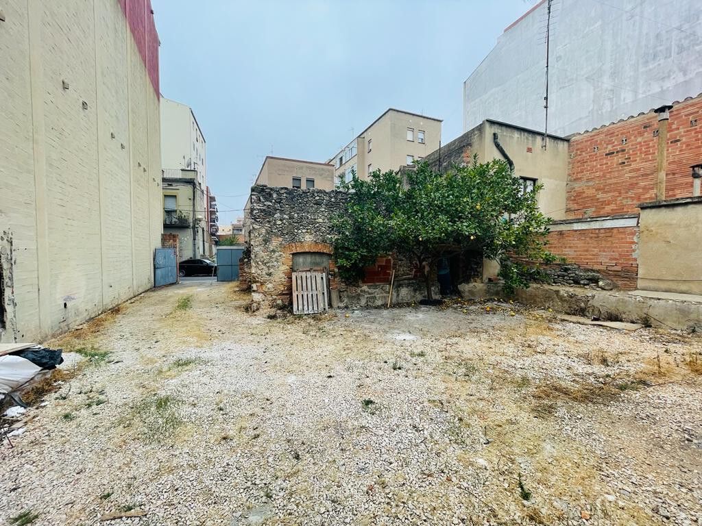 Land in Figueres, Gerona for sale Primary Photo- Image 1 of 4
