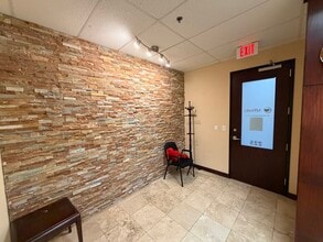 215 S Denton Tap Rd, Coppell, TX à louer Photo intérieure- Image 1 de 7